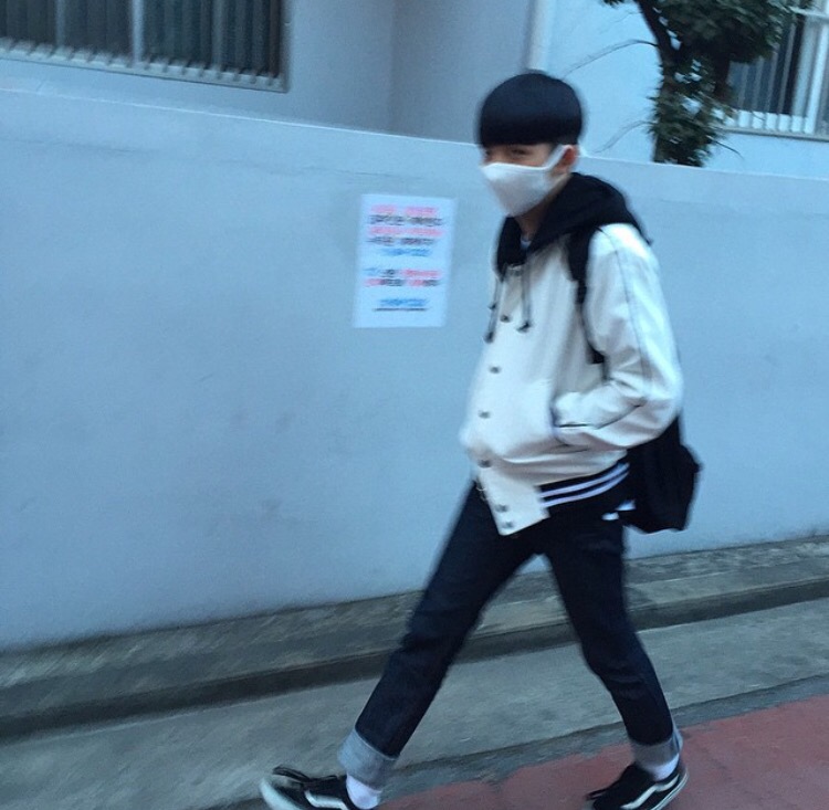 唐育贵风