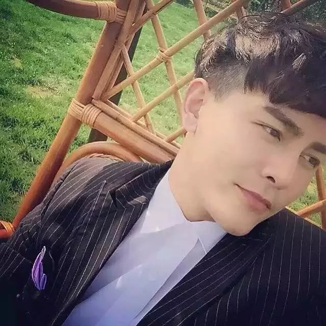 鲁恒霞盛