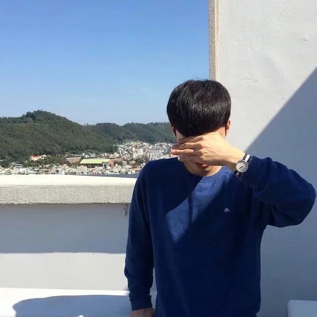 唐馥冠月