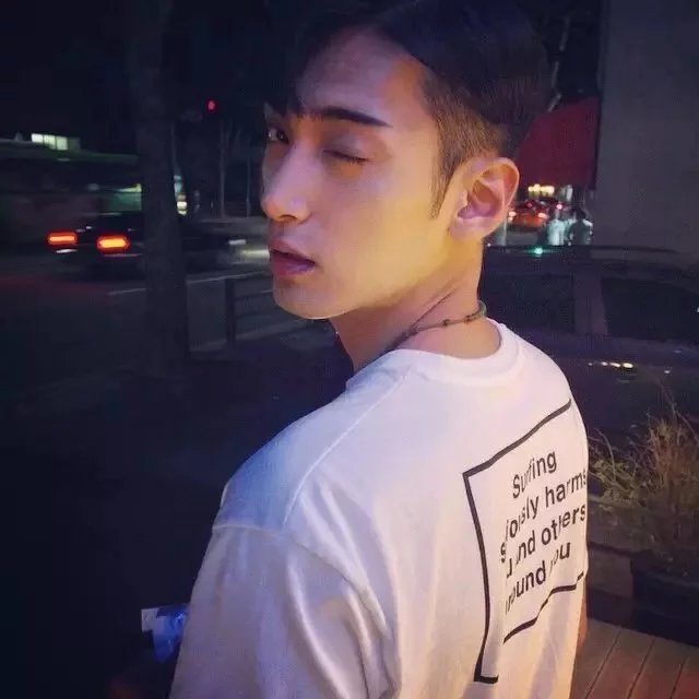 娄爽初德