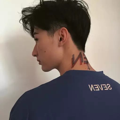 阙强奇英